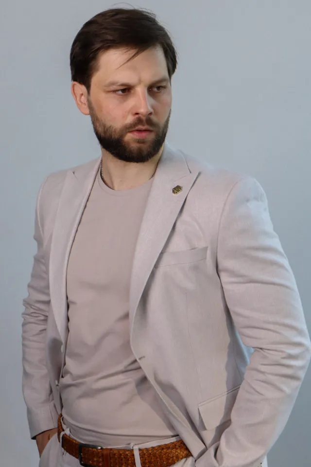 Чоловічий стильний костюм двійка сірий  (арт. 2275)